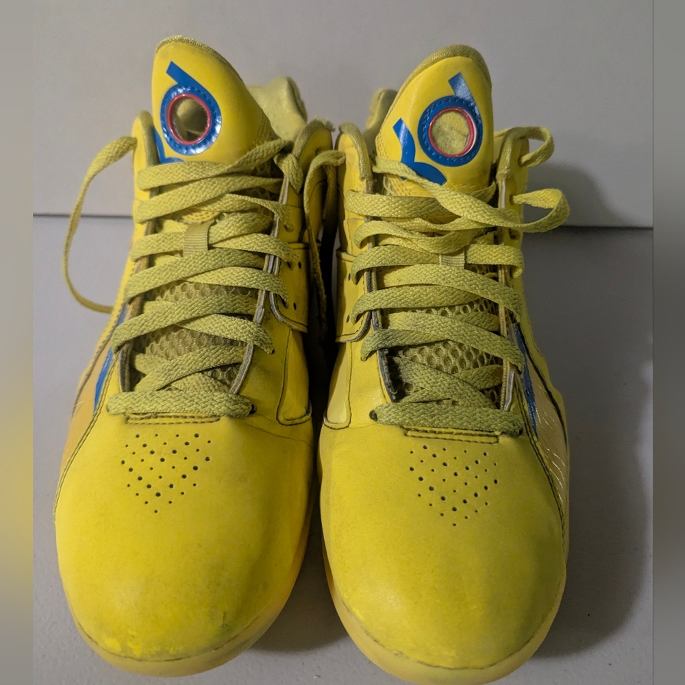 Nike Kids Yellow Sneakers with Blue Accents